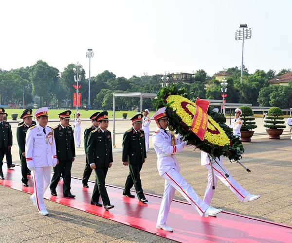 Lãnh đạo Đảng, Nhà nước vào Lăng viếng Chủ tịch Hồ Chí Minh - Anh 3