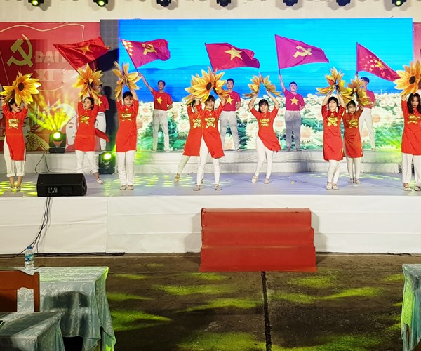 Sôi nổi các hoạt động chào mừng Đại hội Đảng bộ tỉnh Kiên Giang - Anh 1