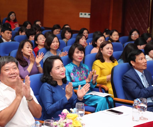 Bộ trưởng Nguyễn Ngọc Thiện:  Bộ VHTTDL rất quan tâm tới việc đào tạo, bồi dưỡng, bổ nhiệm cán bộ nữ - Anh 4