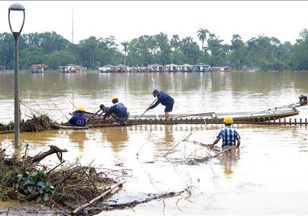 Cẩn trọng với các bệnh về da thường gặp sau mưa lũ - Anh 1