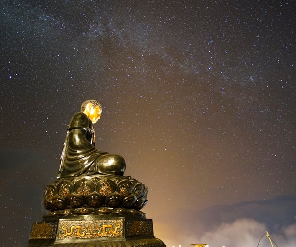 500 Phật tử ba miền tụ hội trên đỉnh Fansipan cầu nguyện quốc thái dân an - Anh 2