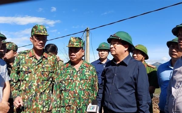 Lở đất ở Quảng Nam: Phó Thủ tướng đến hiện trường chỉ đạo cứu nạn - Anh 1