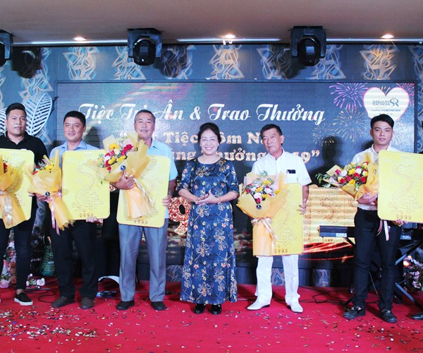 Một khách sạn ở Kiên Giang trao thưởng 200 triệu đồng tri ân khách hàng - Anh 1