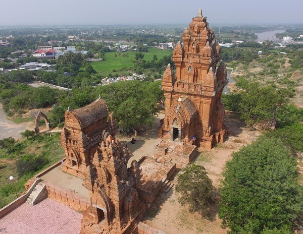 Tháp Po Klong Garai: Biểu tượng tâm linh của người Chăm Ninh Thuận - Anh 1