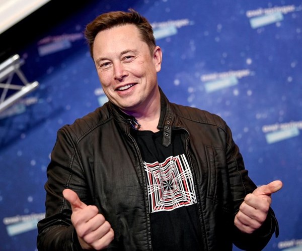 Tỷ phú Elon Musk trở thành người giàu nhất thế giới - Anh 1
