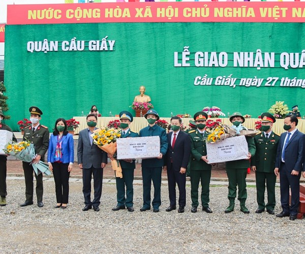 Hà Nội: Quận Cầu Giấy tổ chức lễ giao, nhận quân 2021 - Anh 3