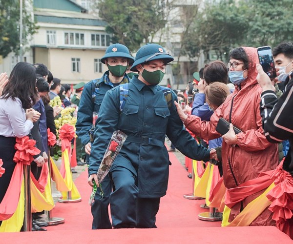 Hà Nội: Quận Cầu Giấy tổ chức lễ giao, nhận quân 2021 - Anh 11