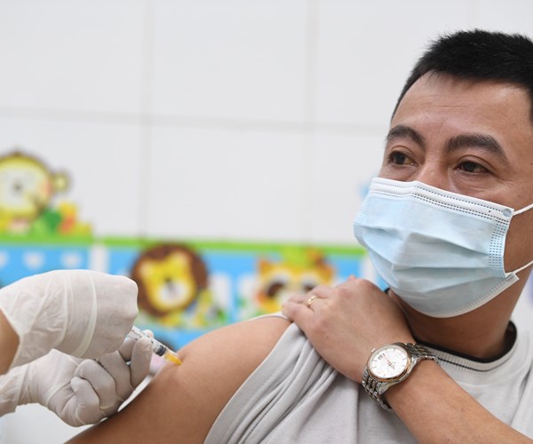Việt Nam bắt đầu tiêm chủng vaccine phòng, ngừa Covid-19 - Anh 6
