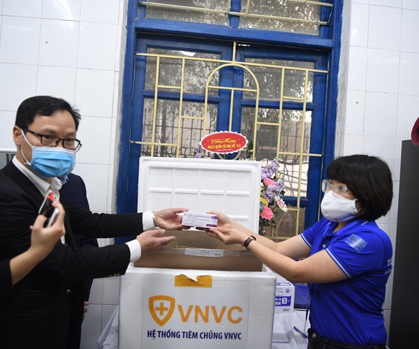 Việt Nam bắt đầu tiêm chủng vaccine phòng, ngừa Covid-19 - Anh 5