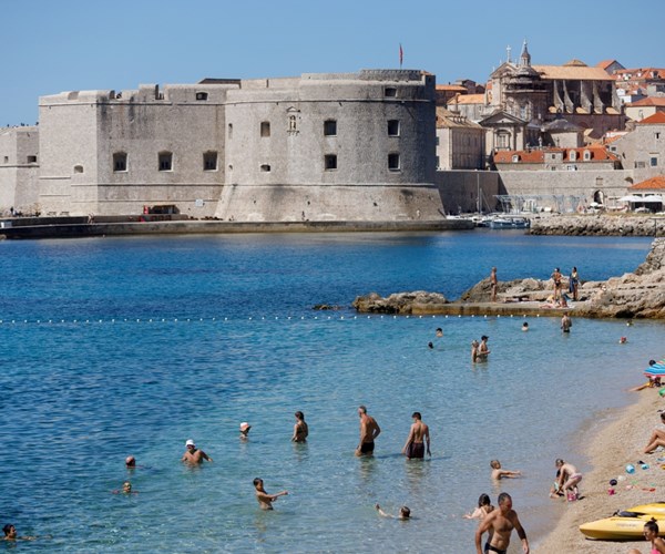 Croatia ưu tiên an toàn sức khỏe khi mở cửa du lịch - Anh 1