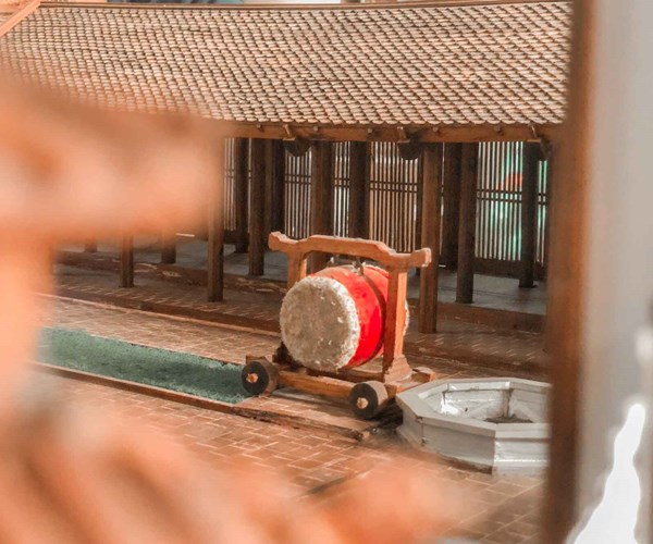 Ngỡ ngàng ngôi đình làng bằng gỗ gụ nhỏ nhất Việt Nam - Anh 7