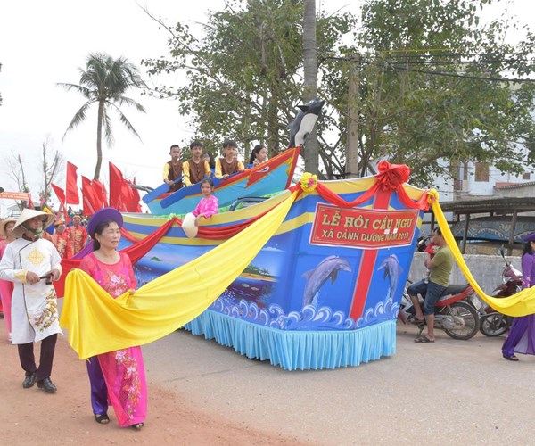 Độc đáo lễ hội Cầu Ngư ở làng biển Cảnh Dương - Anh 1