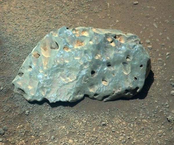Tàu vũ trụ NASA kiểm tra tảng đá 