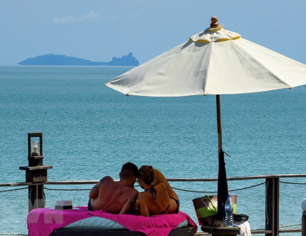 Du khách nước ngoài quan tâm đến đảo nghỉ dưỡng Phuket của Thái Lan - Anh 1