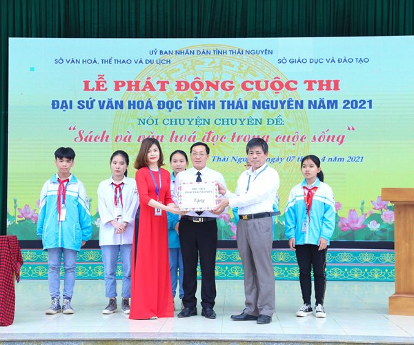 Thái Nguyên: Phát động Cuộc thi “Đại sứ Văn hóa đọc năm 2021” - Anh 9