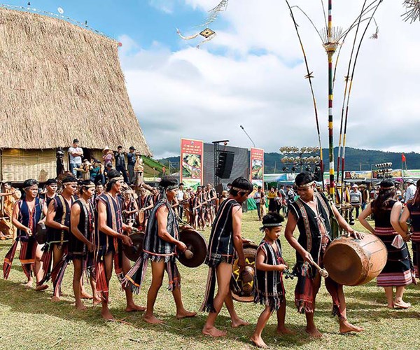 Kon Tum đăng cai tổ chức Ngày hội văn hóa các dân tộc vùng Tây Nguyên lần thứ I - Anh 1