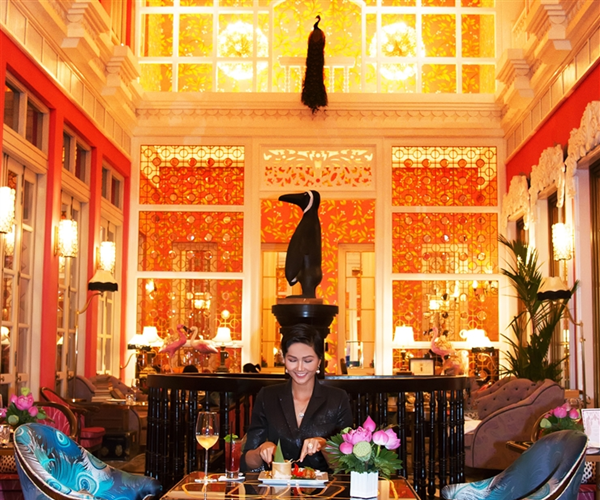 H’Hen Niê thưởng thức bữa tối lãng mạn tại nhà hàng Pink Pearl của JW Marriott Phu Quoc Emerald Bay - Anh 5