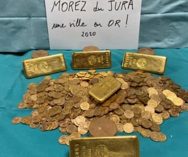 Tìm thấy hàng nghìn đồng tiền vàng trong ngôi nhà cũ ở Pháp - Anh 1