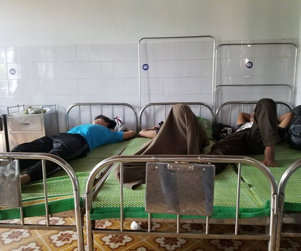 Ngộ độc nghi uống rượu ở Quảng Nam: 3 người tử vong, hàng chục người nhập viện - Anh 3