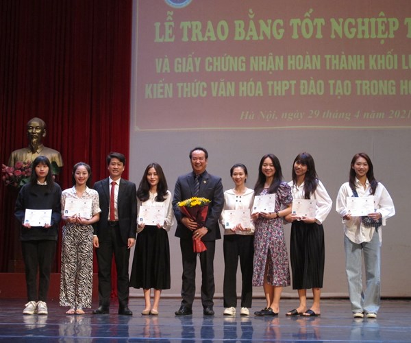 Niềm vui của thầy và trò Học viện Múa Việt Nam tại Lễ cấp Bằng Tốt nghiệp Trung cấp chuyên nghiệp - Anh 3