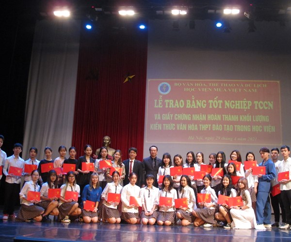 Niềm vui của thầy và trò Học viện Múa Việt Nam tại Lễ cấp Bằng Tốt nghiệp Trung cấp chuyên nghiệp - Anh 4