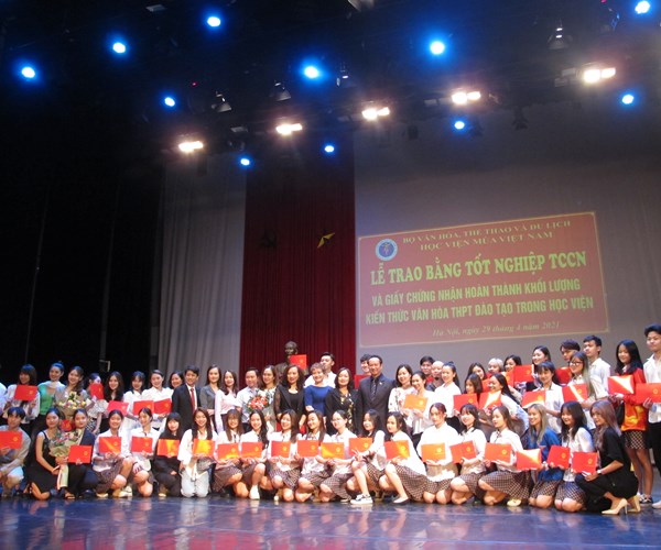 Niềm vui của thầy và trò Học viện Múa Việt Nam tại Lễ cấp Bằng Tốt nghiệp Trung cấp chuyên nghiệp - Anh 5