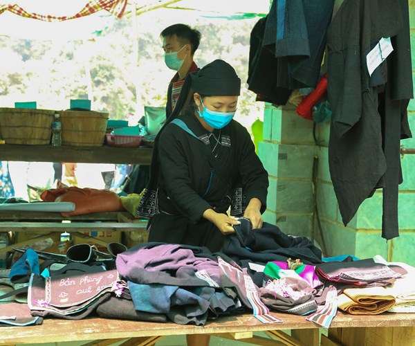 Đặc sắc chợ phiên vùng cao Hà Giang tại Làng Văn hóa- Du lịch các dân tộc Việt Nam - Anh 4