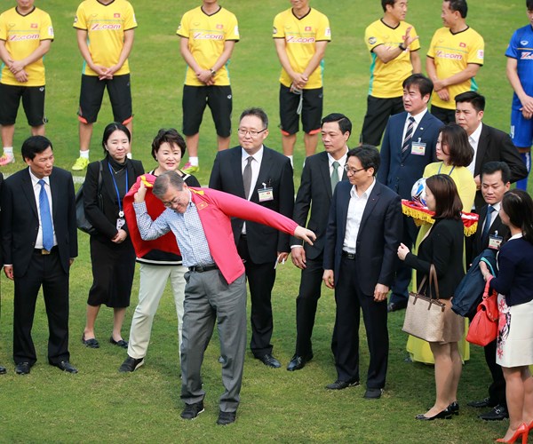 Tổng thống Hàn Quốc giao lưu với đội tuyển U23 Quốc gia - Anh 3