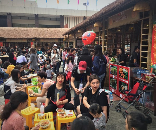 Chen chân thưởng thức đồ ăn Nhật tại không gian ẩm thực Việt- Nhật - Anh 5