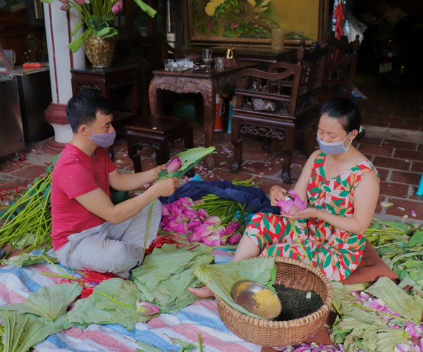 Trà sen Tây Hồ: Thức uống thanh tao của người Hà Nội - Anh 5