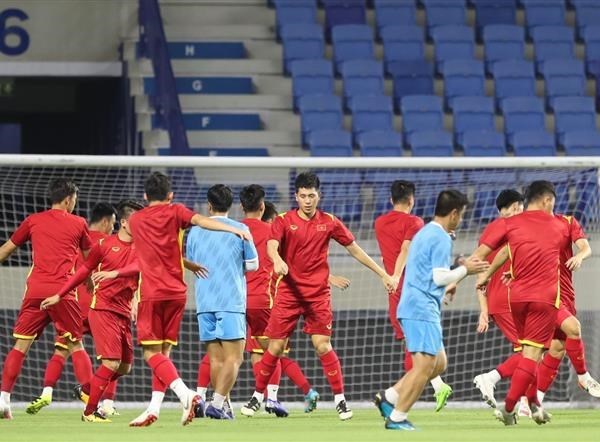 Trọng tài người Kuwait sẽ cầm còi trận Việt Nam-Indonesia tại UAE - Anh 1