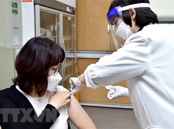 Hàn Quốc cho phép công dân đã tiêm chủng được du lịch nước ngoài - Anh 1