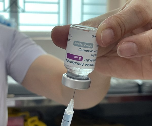 Vaccine Covid-19 của AstraZeneca chống được các biến thể Delta, Alpha - Anh 1