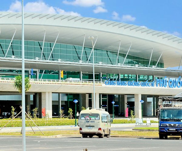 Xét nghiệm cho hành khách đến sân bay Rạch Giá và Phú Quốc - Anh 1