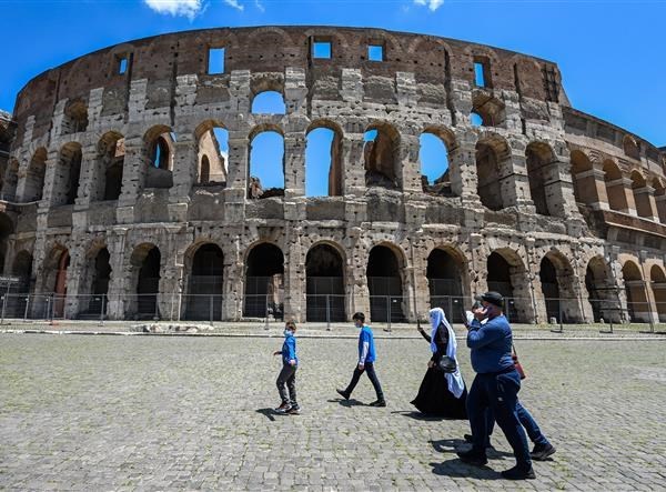 Du lịch Hè 2021 của Italia khởi sắc nhờ luồng khách quốc tế - Anh 1