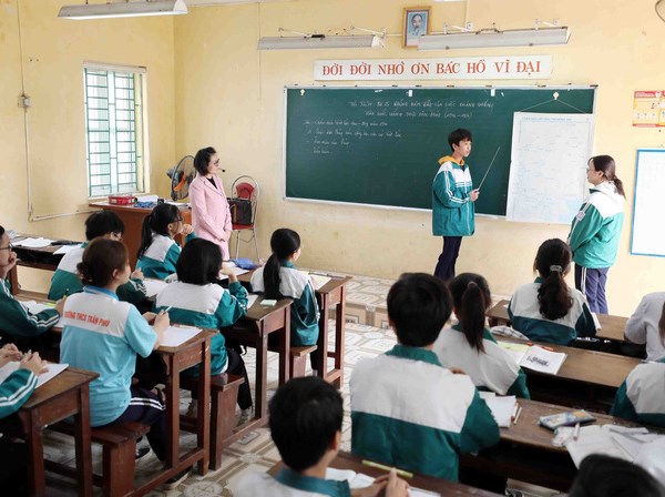 Hà Nội yêu cầu các trường không tổ chức thi tuyển sinh riêng - Anh 1