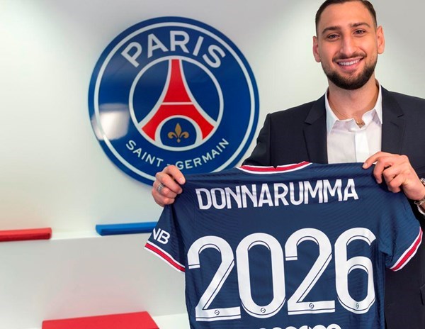 Nhà vô địch EURO Donnarumma chính thức gia nhập Paris Saint-Germain - Anh 1