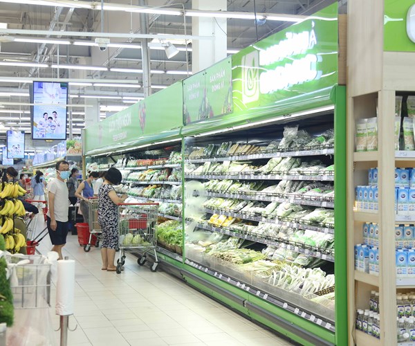 Sau một đêm mặt hàng thực phẩm đã đầy ắp các siêu thị tại Hà Nội - Anh 4