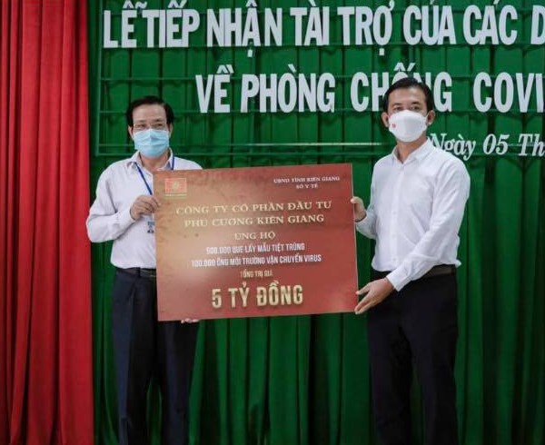 Kiên Giang: Tiếp nhận hơn 18 tỷ đồng trang thiết bị y tế phòng chống dịch - Anh 1