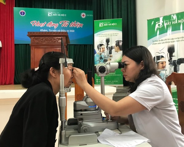 Khám, phẫu thuật miễn phí các bệnh về mắt tại Ninh Bình - Anh 1