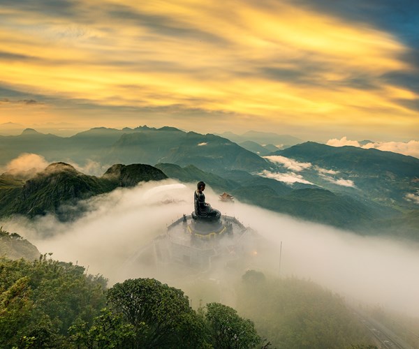 Khám phá những đỉnh núi linh thiêng nhất Việt Nam - Anh 3