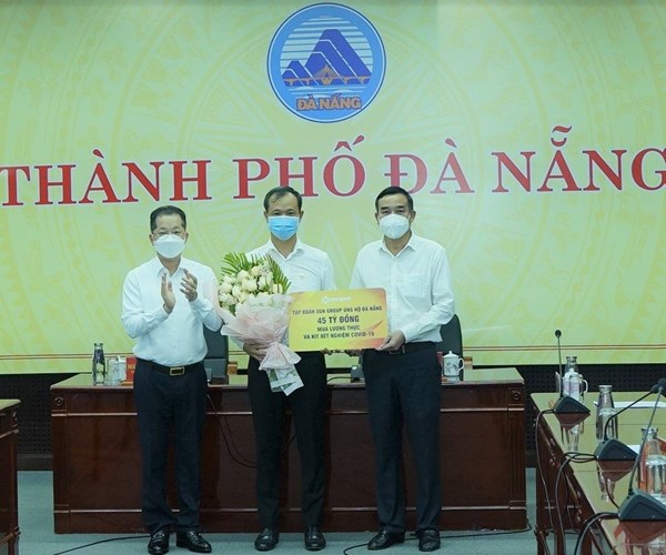 Sun Group hỗ trợ 30.000 suất lương thực tới các hộ nghèo tại Đà Nẵng - Anh 1