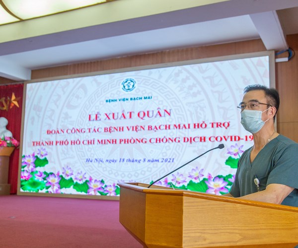 Gần 200 cán bộ, y bác sĩ Bệnh viện Bạch Mai lên đường chi viện cho TP.Hồ Chí Minh - Anh 2