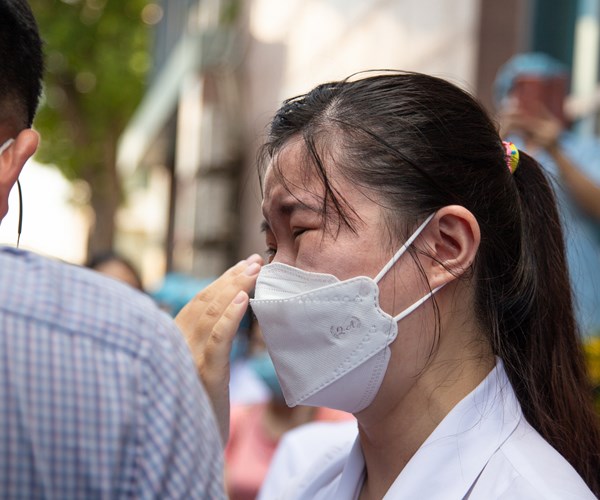 Gần 200 cán bộ, y bác sĩ Bệnh viện Bạch Mai lên đường chi viện cho TP.Hồ Chí Minh - Anh 12