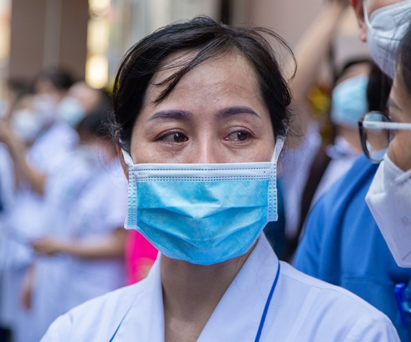 Gần 200 cán bộ, y bác sĩ Bệnh viện Bạch Mai lên đường chi viện cho TP.Hồ Chí Minh - Anh 13