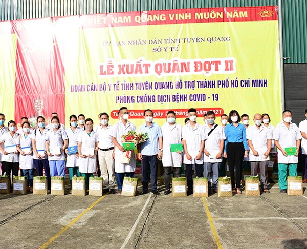 Tuyên Quang tiếp tục cử 30 y, bác sỹ hỗ trợ TP. Hồ Chí Minh chống dịch - Anh 1