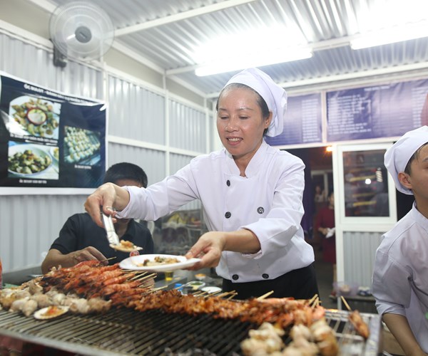 Không gian ẩm thực lớn nhất Đà Nẵng chuẩn bị ra mắt dịp 30.4 - Anh 3