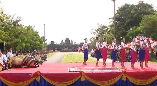 Campuchia lên kế hoạch đón khách quốc tế vào cuối năm - Anh 1