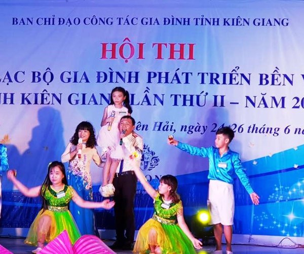 Kiên Giang đẩy mạnh công tác xây dựng gia đình trong tình hình mới - Anh 1