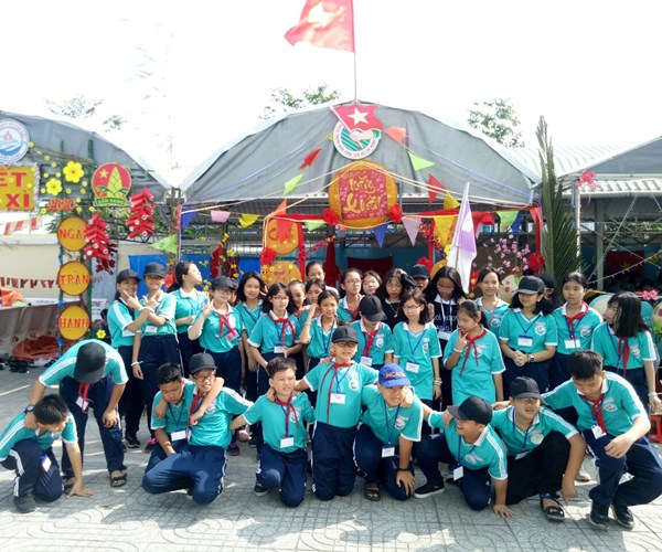 Kiên Giang tiêm vắc xin cho hơn 13.300 học sinh lớp 12 - Anh 1